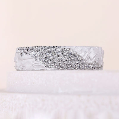 hammered design wedding band round diamond ring