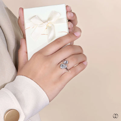 toi et moi ring pear cut diamond 2 stone ring