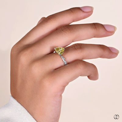 unique design ring zigzag pave setting