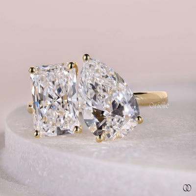 round prong toi et moi diamond ring