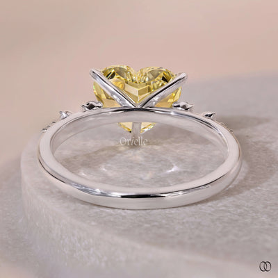 unique setting ring yellow diamond design