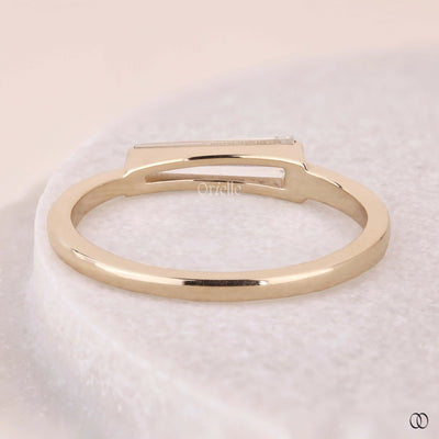 unique setting ring tapered baguette moissanite