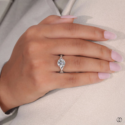 4 prong basket setting ring with lab grown diamond