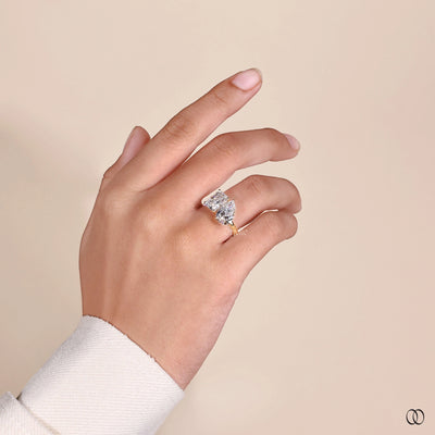 pear cut diamond ring yellow gold setting