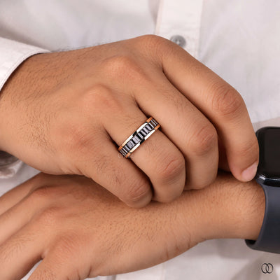 Full eternity band with brilliant diamonds around the ring