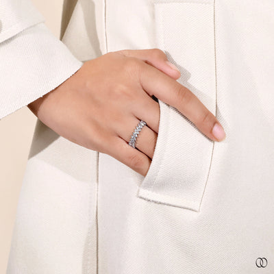 marquise diamond wedding band delicate prongs