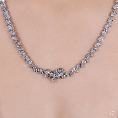 prong setting necklace pear diamond white gold
