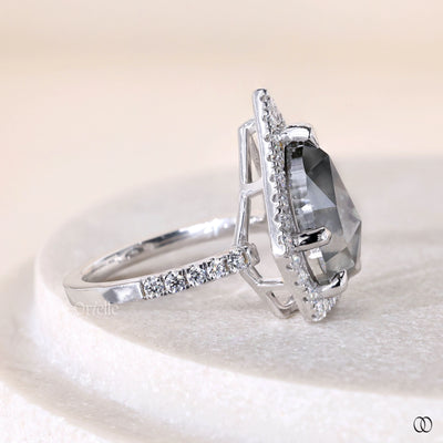 designer style ring pear moissanite gold ring
