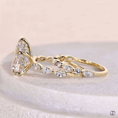 marquise round diamond band shared prong band
