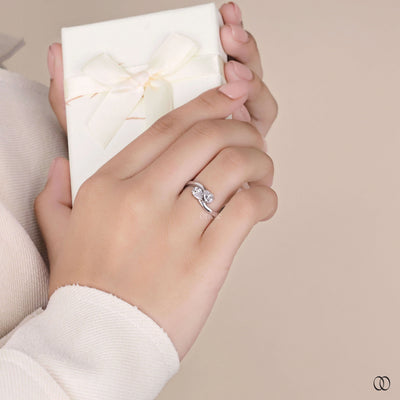 unique design ring pear cut diamond gold ring
