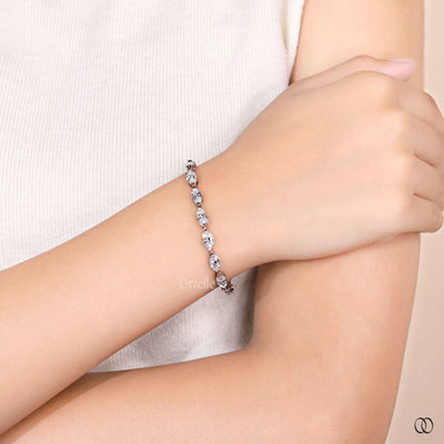 unique marquise diamond tennis bracelet design
