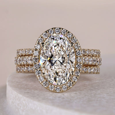 2 carat oval diamond bridal ring set yellow gold
