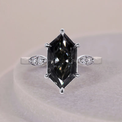 14K White Gold Marquise Outline Dutch Marquise Ring