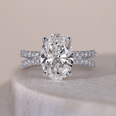 18K White Gold Split Shank Pave Oval Diamond Ring