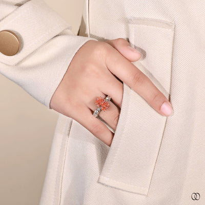 lab grown diamond ring radiant cut setting
