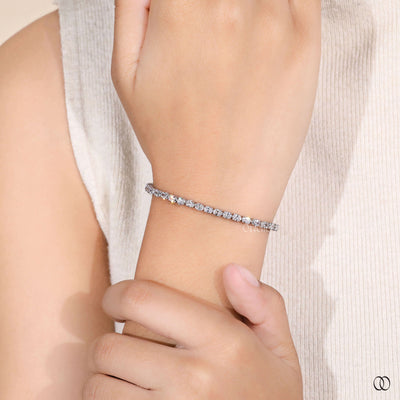 oval cut diamond tennis bracelet elegant style

