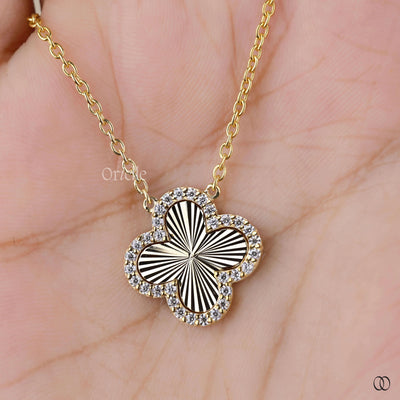 prong setting round diamond pendant gold necklace
