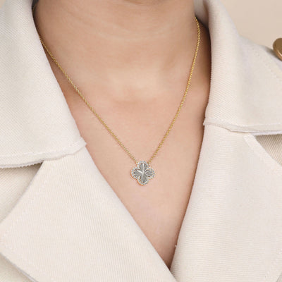 clover style pendant necklace round diamond pendant
