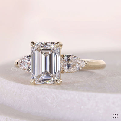 teardrop wedding ring pear cut diamond ring
