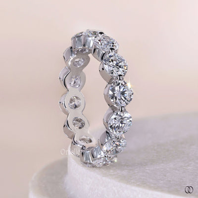 lab grown round diamond bubble style eternity band
