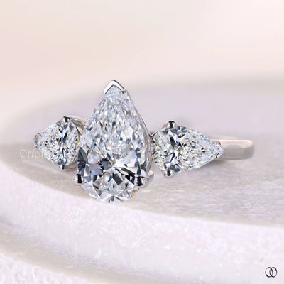 prong setting engagement ring pear cut diamond ring
