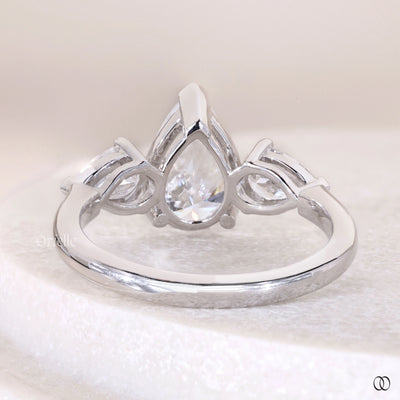 unique setting ring pear cut diamond engagement ring
