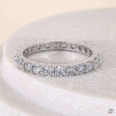 shared prong wedding band round diamond style
