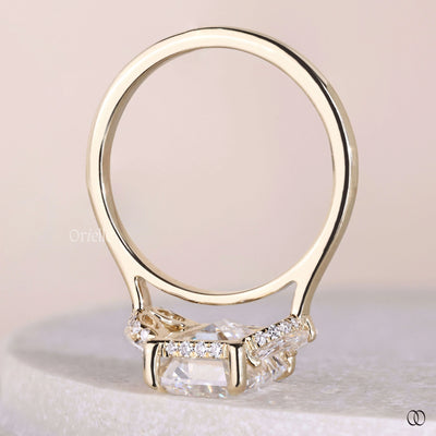 unique setting ring emerald cut gold ring
