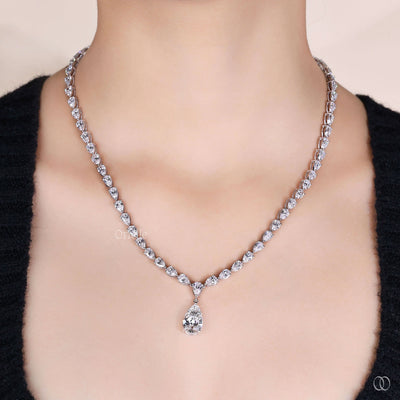 unique design necklace pear diamond white gold
