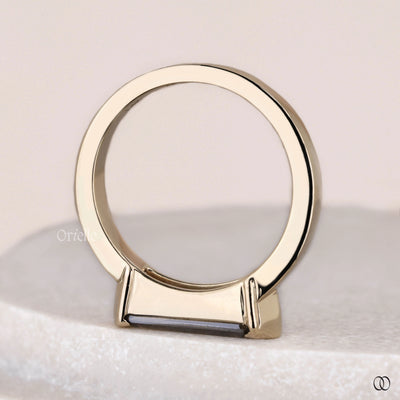 designer style ring tapered baguette gold ring
