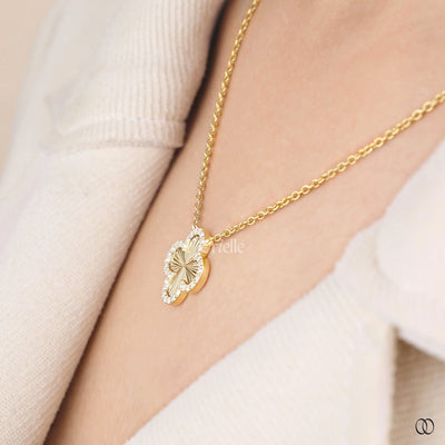 unique design pendant round diamond gold chain
