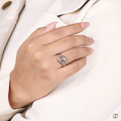 side stone baguette ring emerald diamond gold ring
