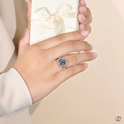lab grown diamond ring heart shaped setting
