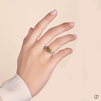 lab grown diamond ring radiant cut design
