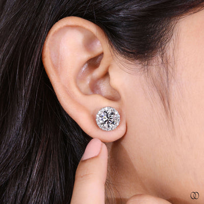 unique design round diamond halo earrings in gold

