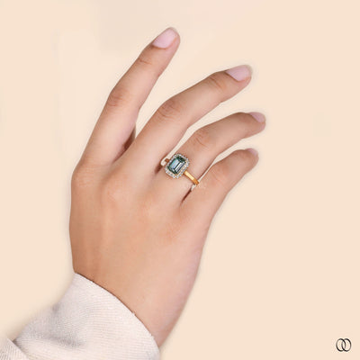 cathedral setting ring emerald halo gold ring
