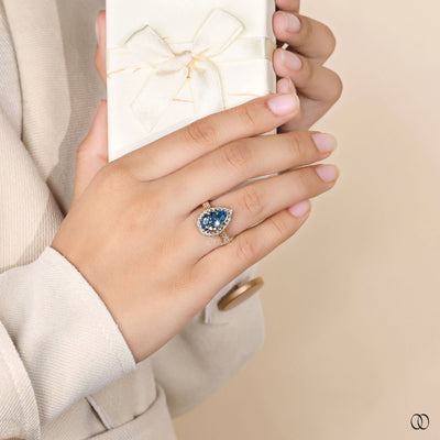 lab grown diamond ring pear engagement ring

