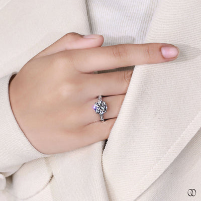 4 prong set ring round cut diamond engagement ring
