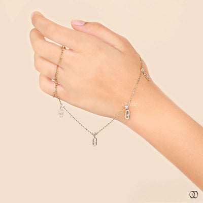 personalised style necklace round diamond gold

