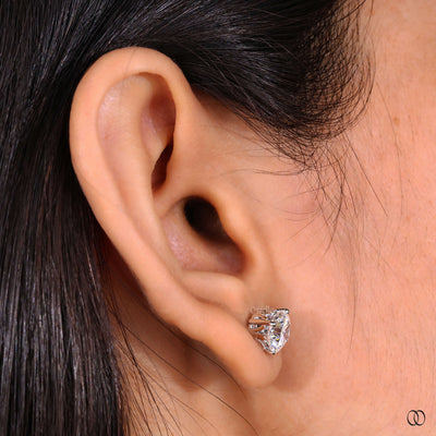 round cut diamond stud earrings prong setting
