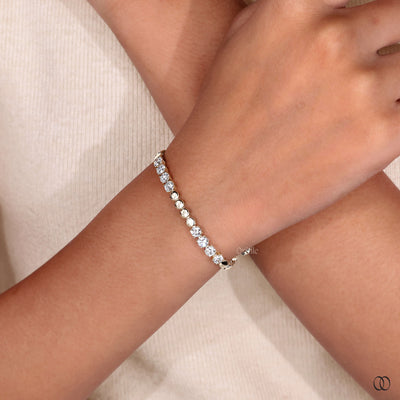 unique setting bracelet round diamond design
