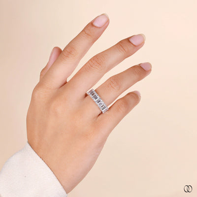 emerald cut diamond band basket set design
