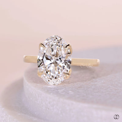 4 prong setting engagement ring with classic diamond design