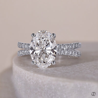 18K White Gold Split Shank Pave Oval Diamond Ring