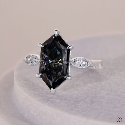 14K White Gold Marquise Outline Dutch Marquise Ring
