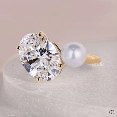yellow gold toi et moi engagement ring design
