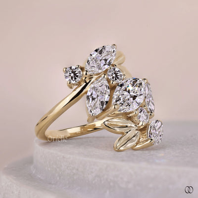 round diamond engagement ring cluster design

