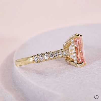 4 prong ring with a classic diamond setting
