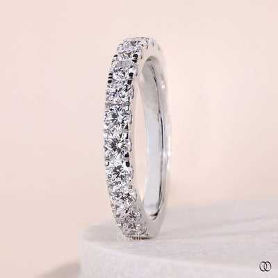 unique setting ring brilliant diamond band
