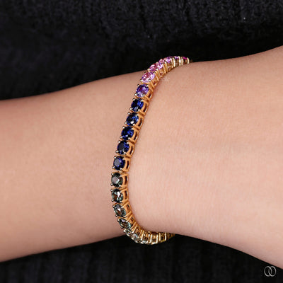 delicate gold bracelet for women with moissanite
